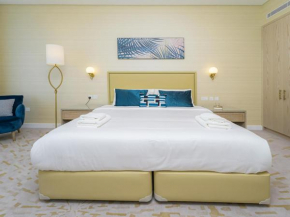 Hotel Style Studio in The Iconic PALM